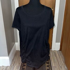 Sonoma black short sleeve tee with ruched sides